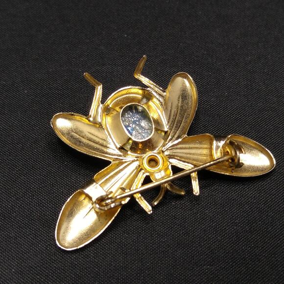 Vintage Lucite Insect Brooch, Gold Flakes, Pink Rhinestone, 1950s - Picture 9 of 10
